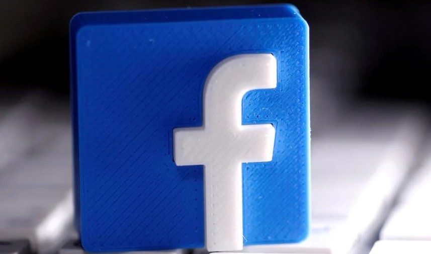 ปี 2012 facebook ยื่นขอจดทะเบียนเป็นบริษัทมหาชน